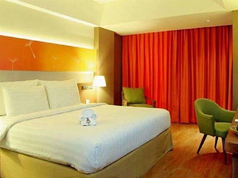 Soll Marina Hotel Серпонг Экстерьер фото